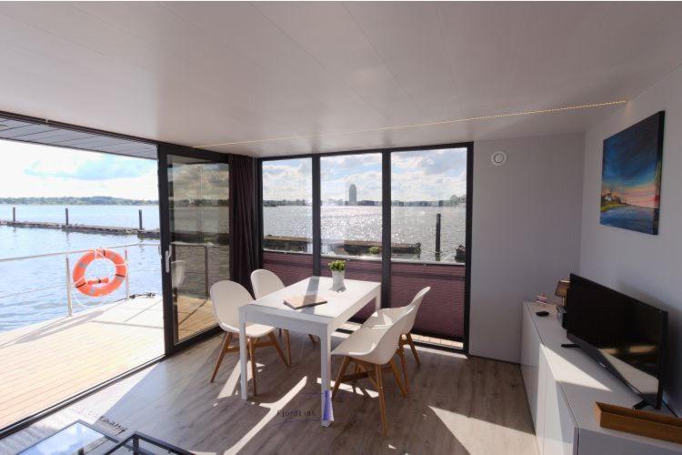 Hausboot Fjord Aries Mit Dachterrasse In Schleswig Ξενοδοχείο Εξωτερικό φωτογραφία